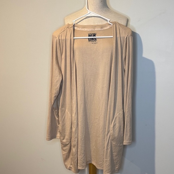 Muk Luks Tops - Muk Luks Women's Beige Long Sleeve Tunic